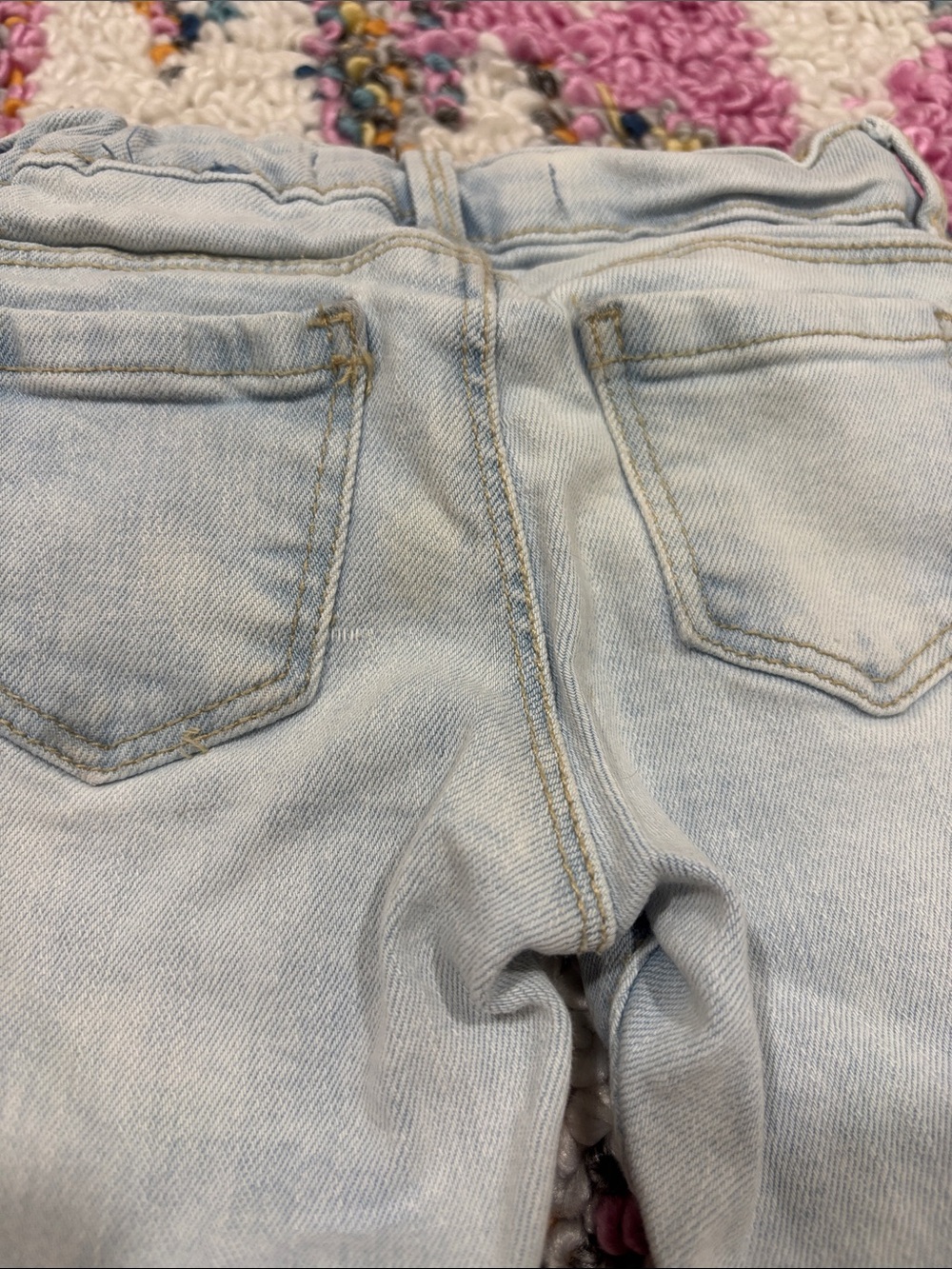 Zara Ripped Jeans - Picture 3 of 3
